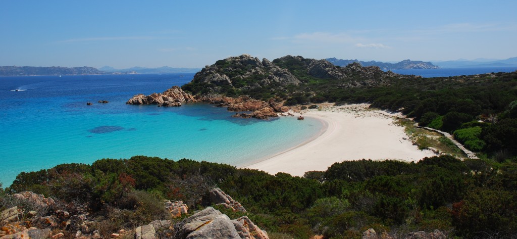 Spiaggia_rosa,_isola_di_budelli,_sardegna